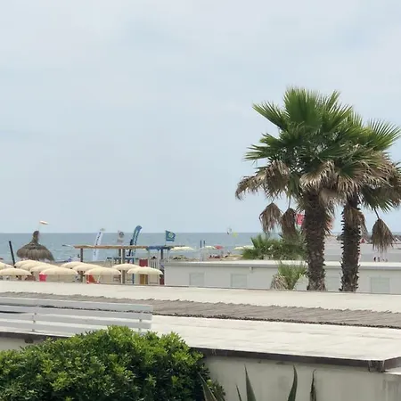 Sea Of ​​rome Near The Center Of The Eternal City! Apartment Lido di Ostia